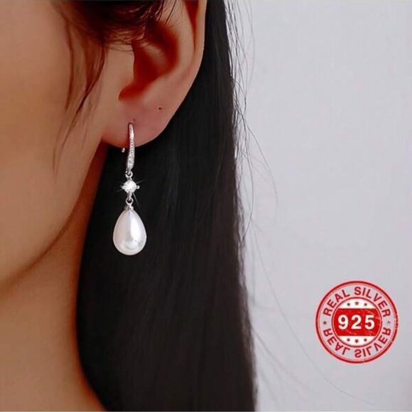 Classic Teardrop Pearl Earrings with Sparkling Crystal Sterling Silver 925 - Picture 1 of 4